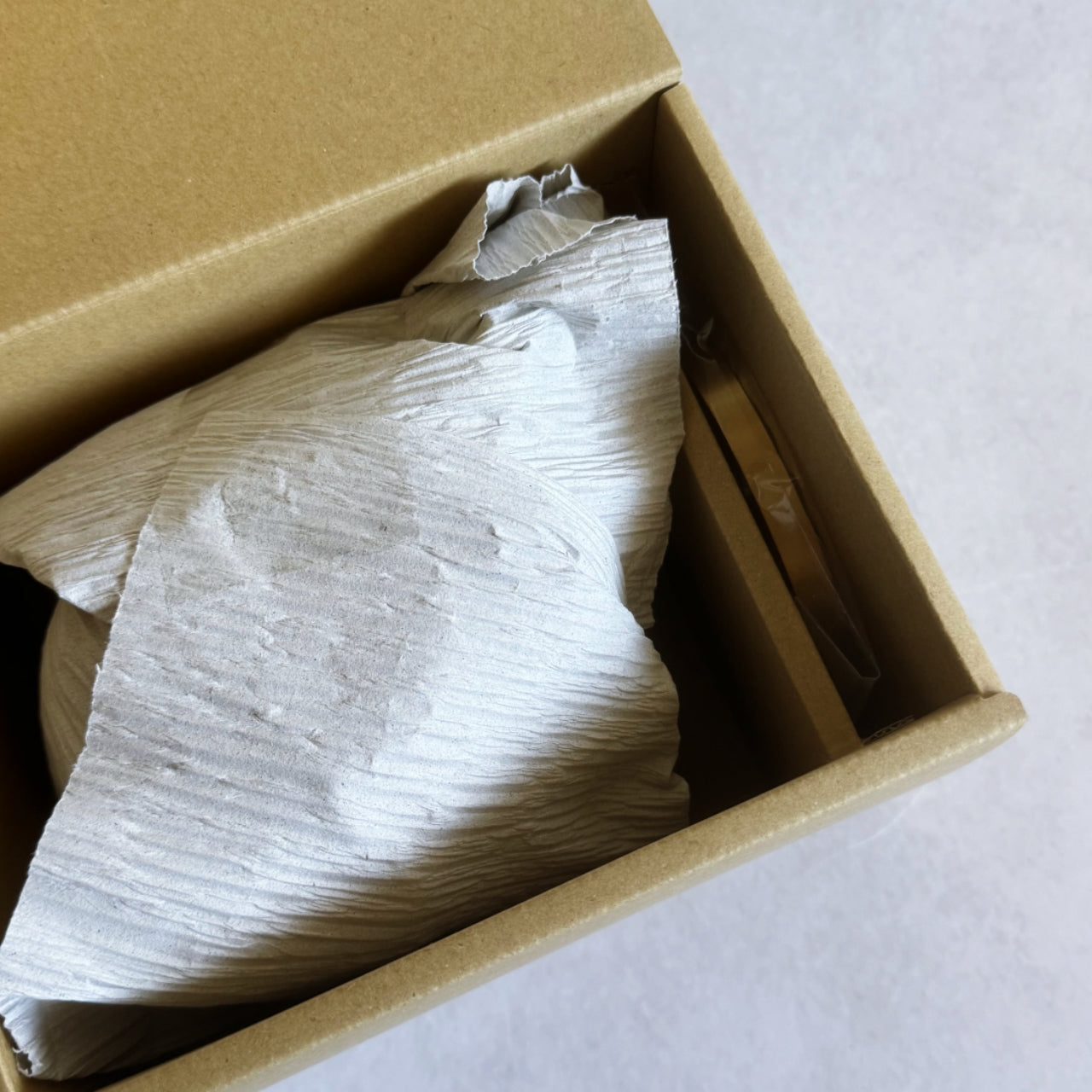 Frustum Teapot - Shiroai yū (白藍釉)