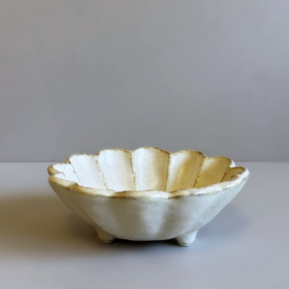 Rinka Small Bowl 12cm in white, Mino ware made in Japan.