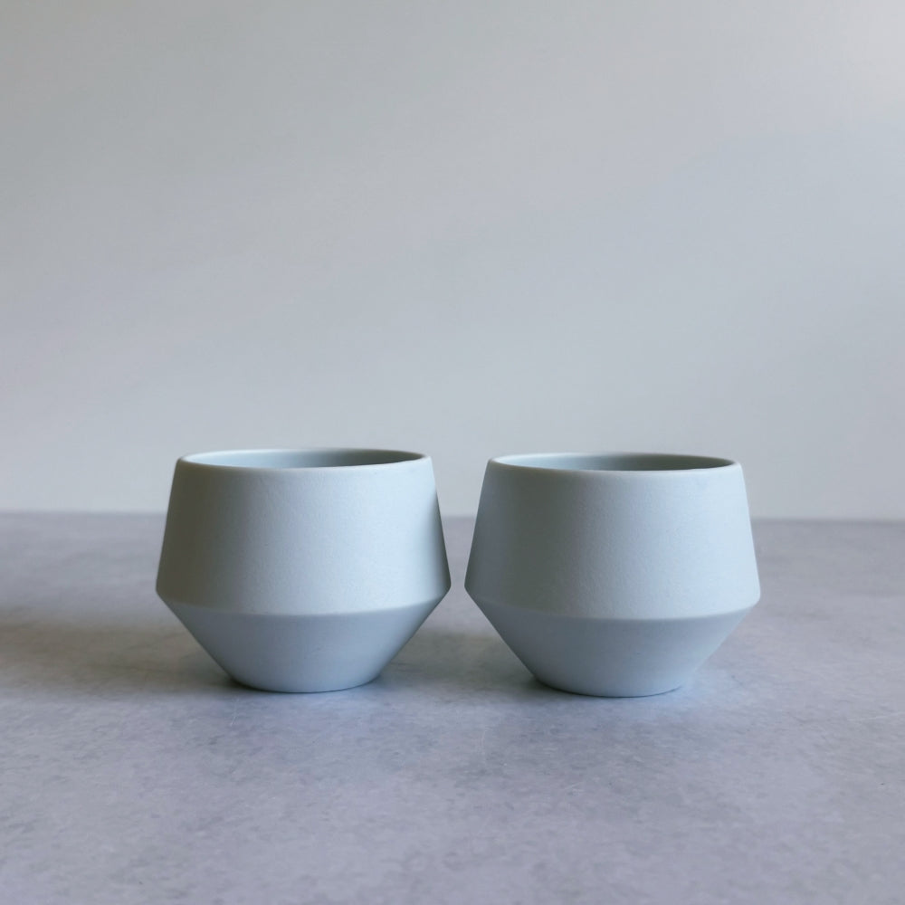 Frustum Shiroai yū (白藍釉) Teapot & Cup Set