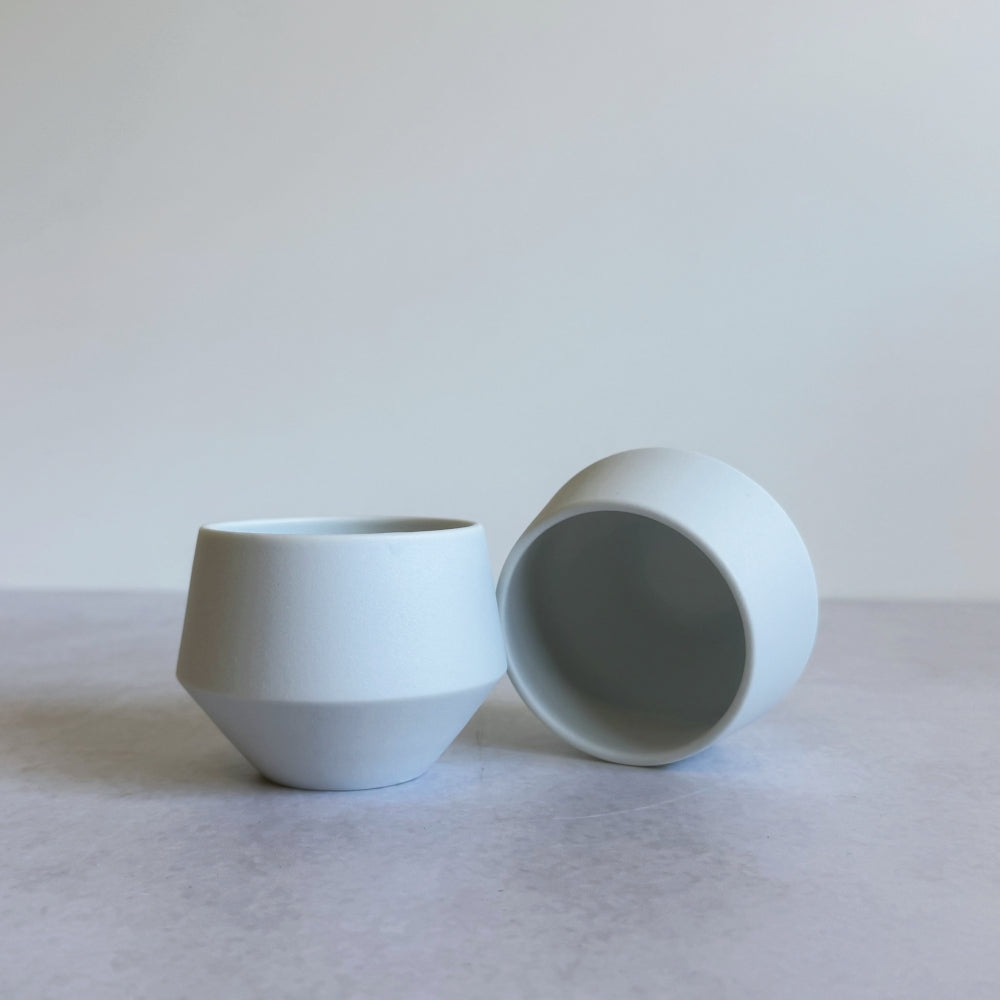 Frustum Tea Cup - Shiroai yū (白藍釉)
