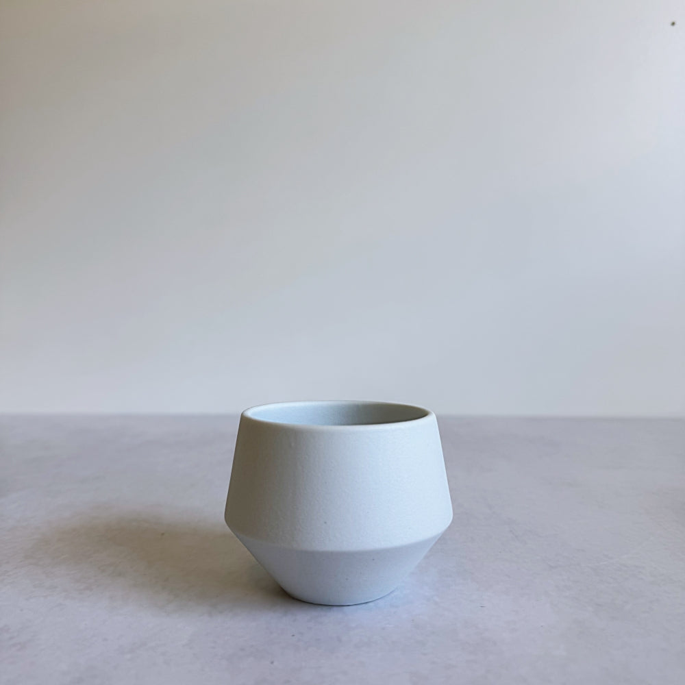 Frustum Tea Cup - Shiroai yū (白藍釉)