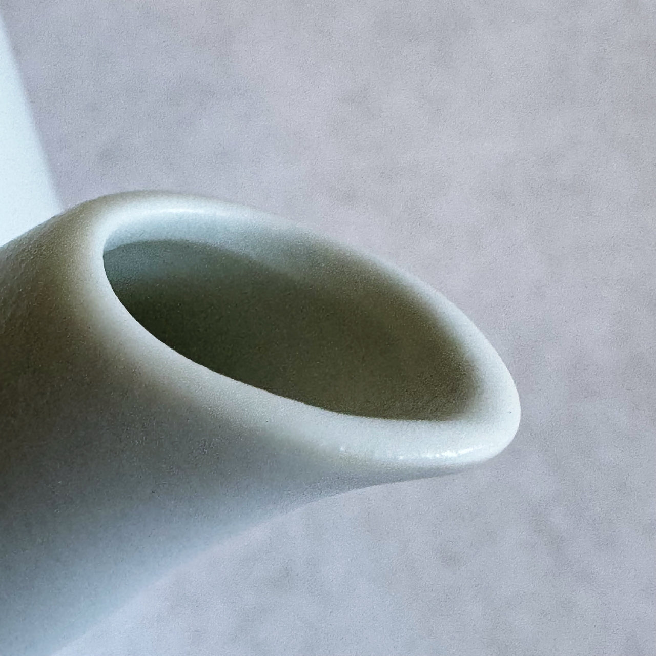 Frustum Teapot  - Shiroai yū  (白藍釉)