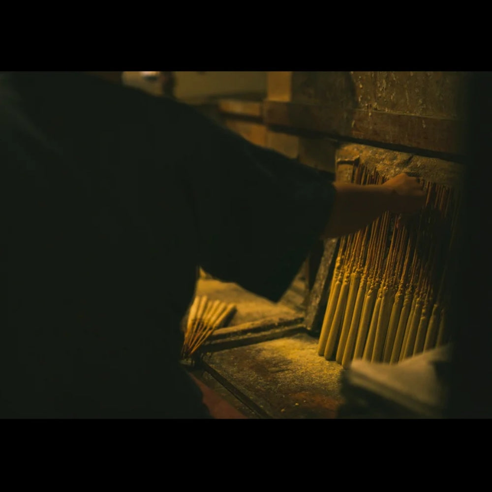 Japanese Sumac Wax Candles [7cm] - Set of 10 with a brass wick trimmer