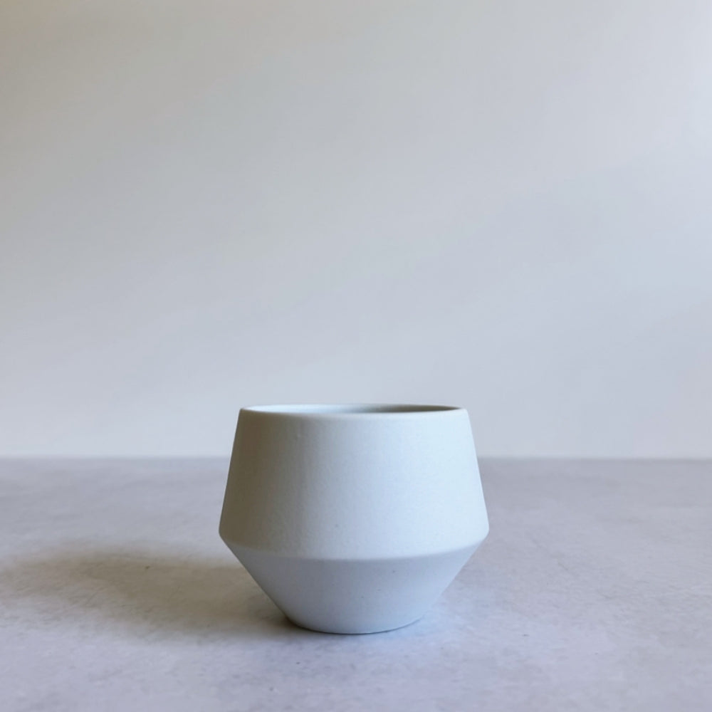 Frustum Tea Cup  - Shiroai yū  (白藍釉)